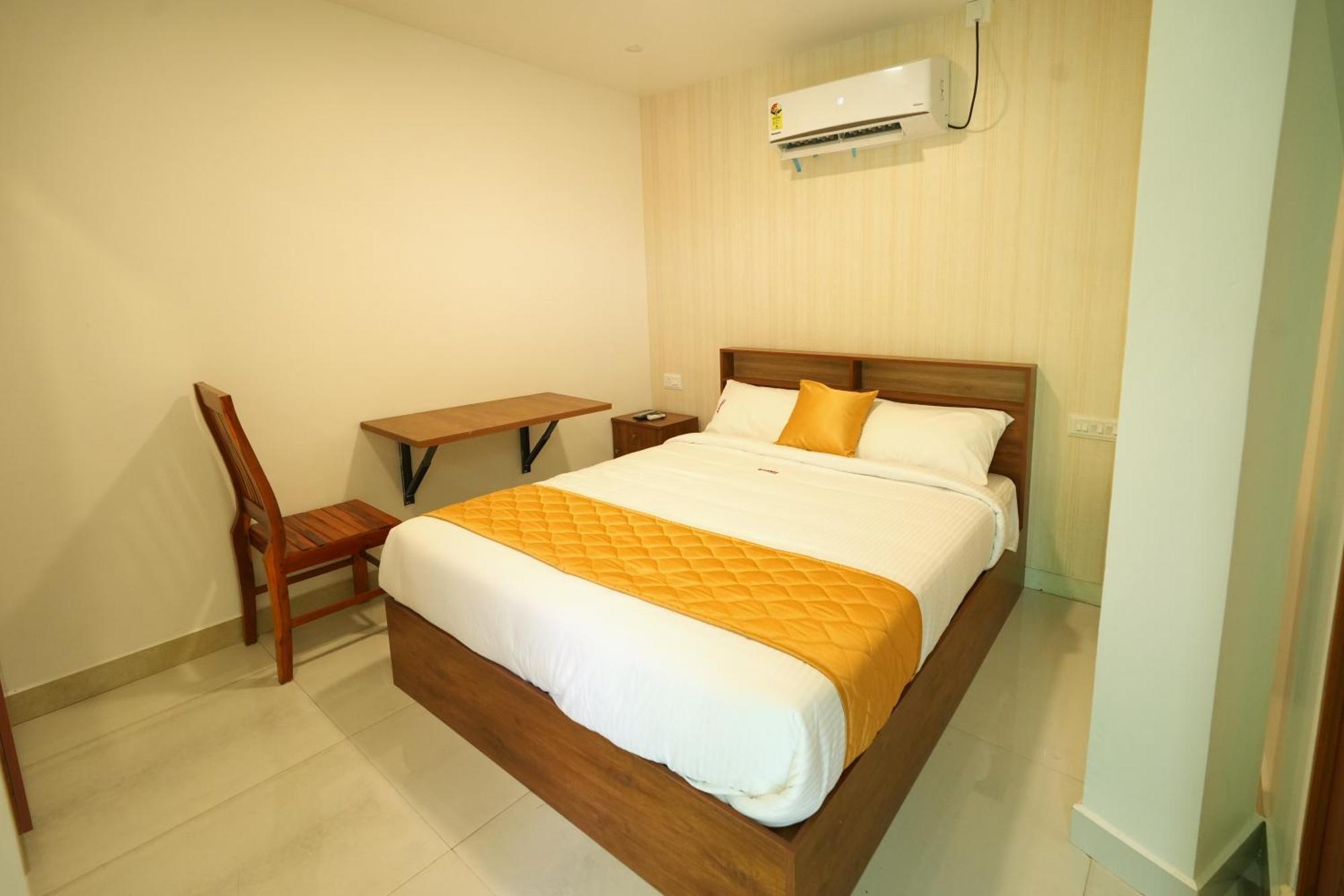 Готель Amsher Suit Lulu Mall Road Kochi Екстер'єр фото