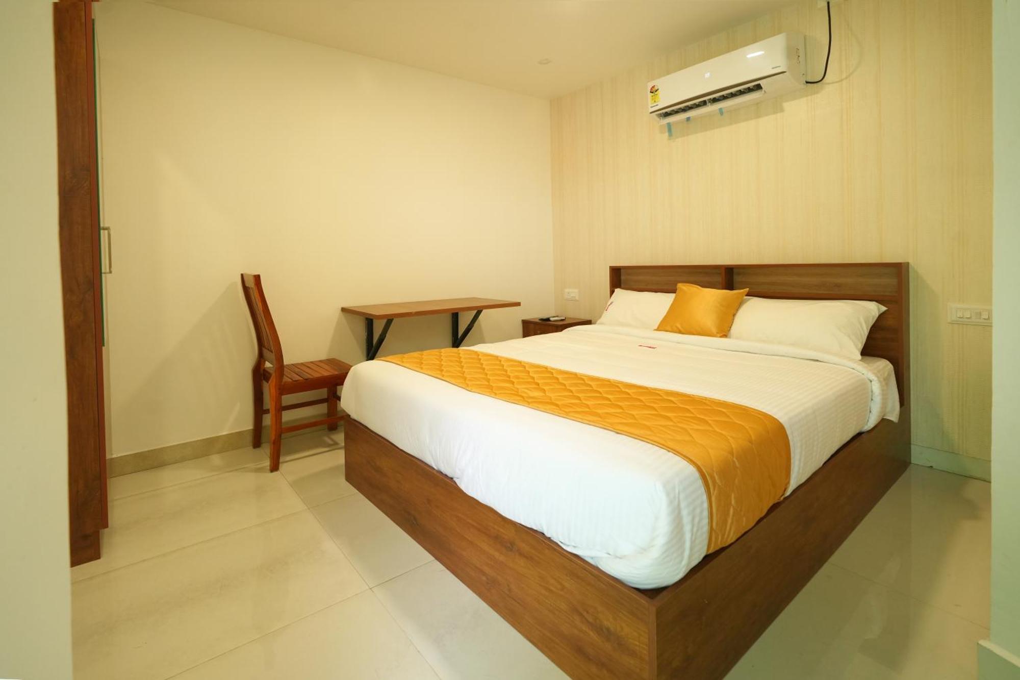 Готель Amsher Suit Lulu Mall Road Kochi Екстер'єр фото